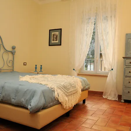 Oasi La Cascata بيت ضيافة